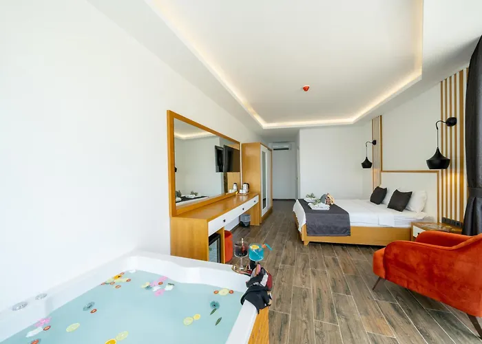 Kalkan Park Отель *