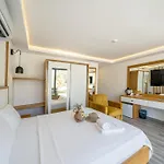 מלון Kalkan Park *